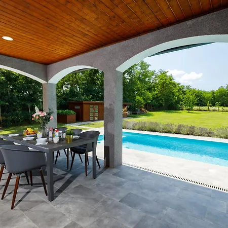 Vilă Aschbacher By Interhome *