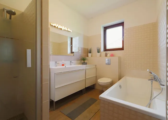 Aschbacher By Interhome ヴィラ Balatonszárszó